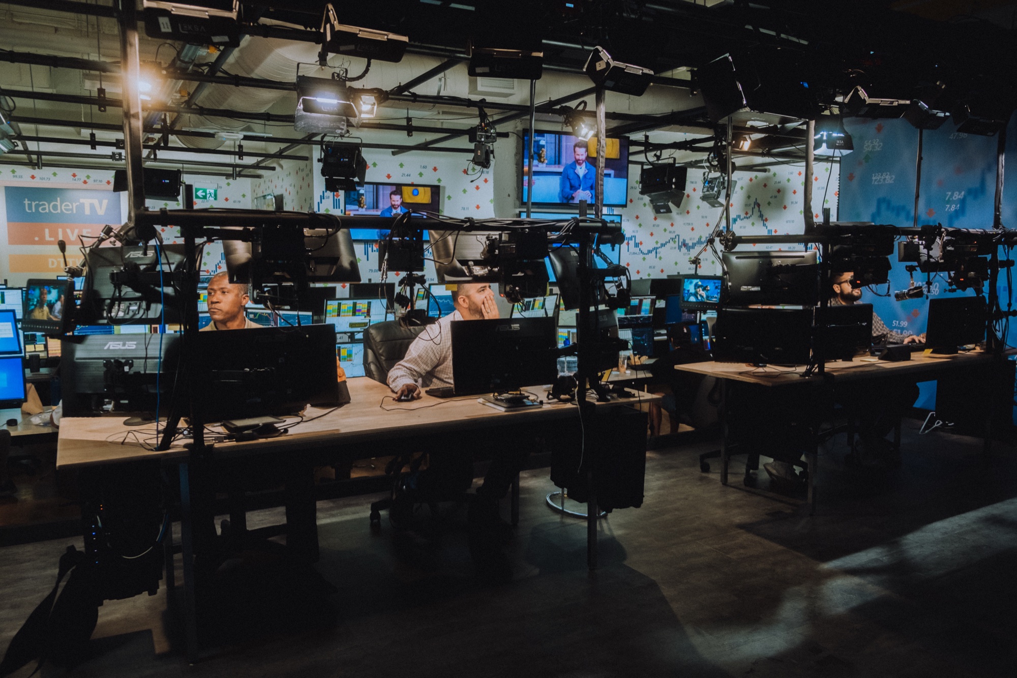 TraderTV.LIVE: studio floor