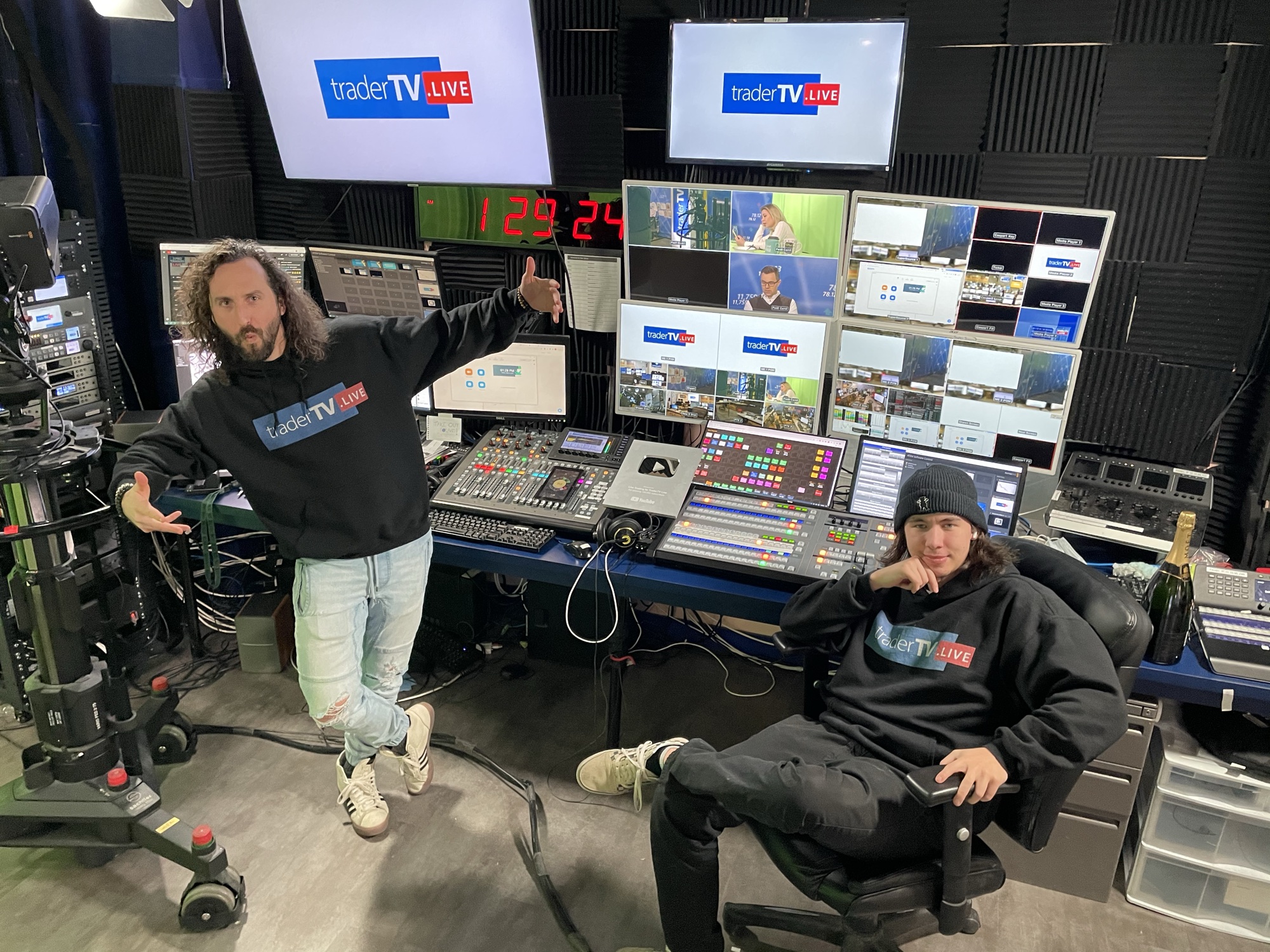 TraderTV.LIVE: control room